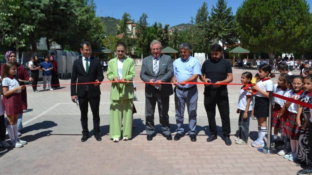 İlçe Milli Eğitim Müdürümüz Dilimizin Zenginlikleri Yıl Sonu Etkinliklerine Katıldı